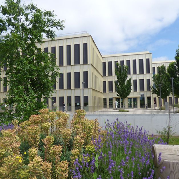 HEC Paris